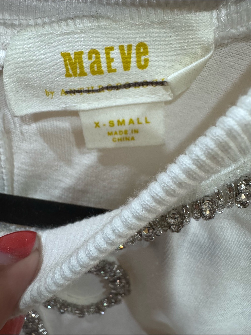 39.Maeve Rhinestone Bow Tee - Picture 5 of 9